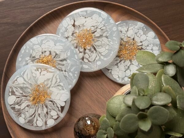 Arctic Pearl Bloom Handgemaakte Epoxy Onderzetters Set van 4