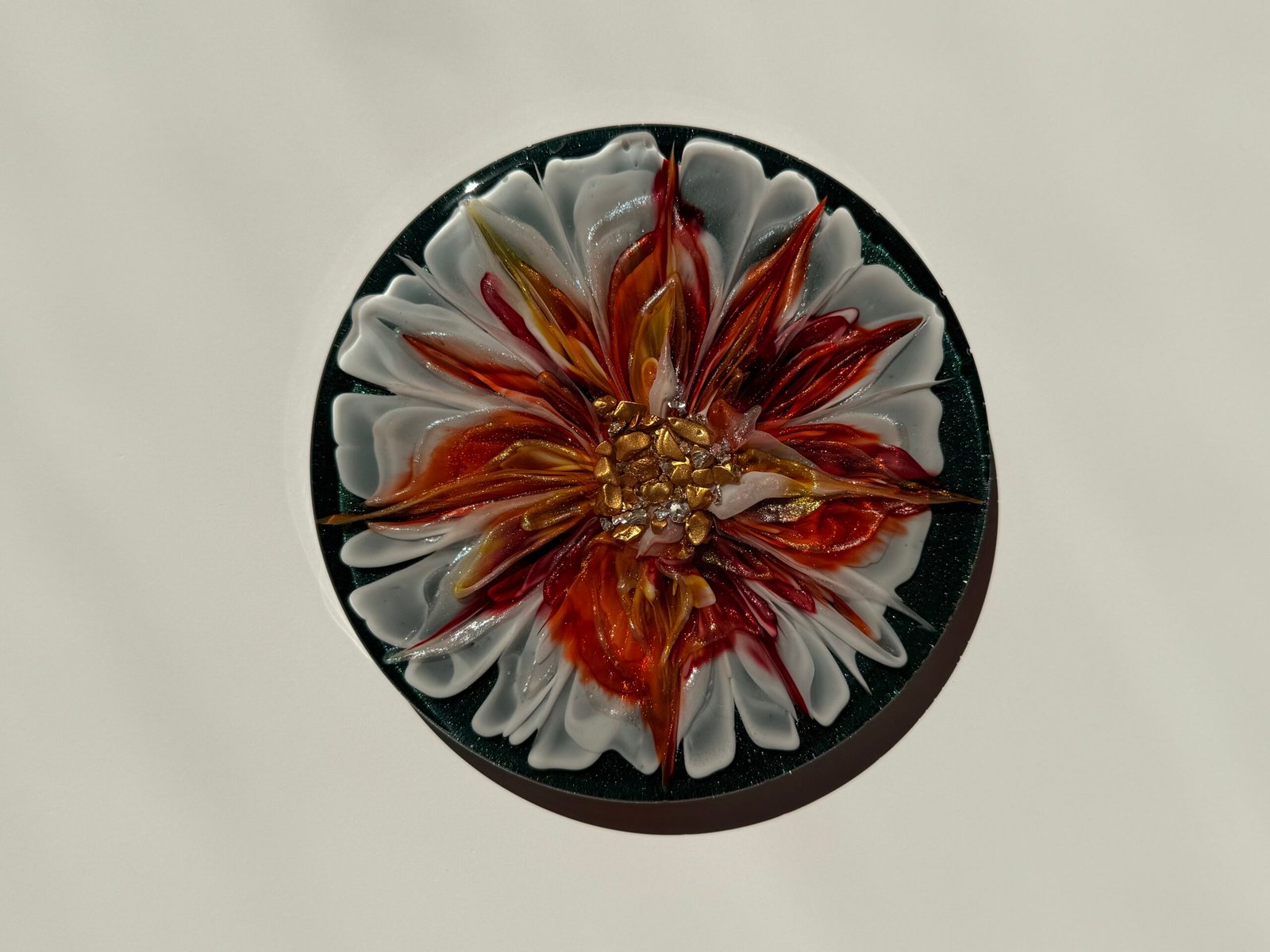 Crimson Dahlia Handgemaakte Epoxy Onderzetters Set van 4 - Afbeelding 5