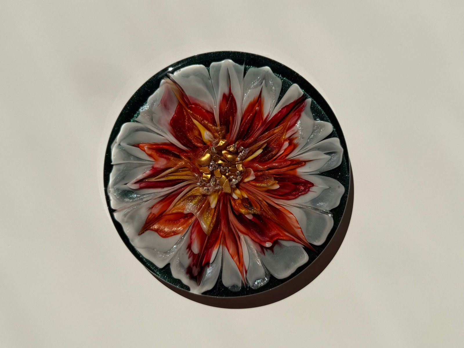 Crimson Dahlia Handgemaakte Epoxy Onderzetters Set van 4 - Afbeelding 6